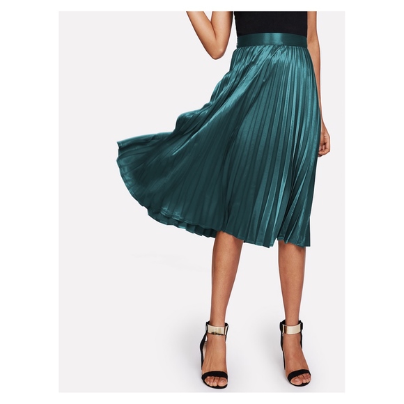 MBM Unlimited Dresses & Skirts - Green Pleated Flared Satin Midi Skirt